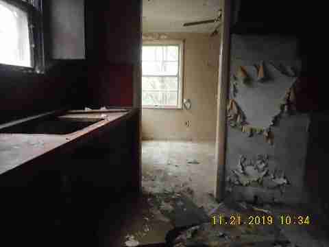 18600 Riverview (8)_m.jpg